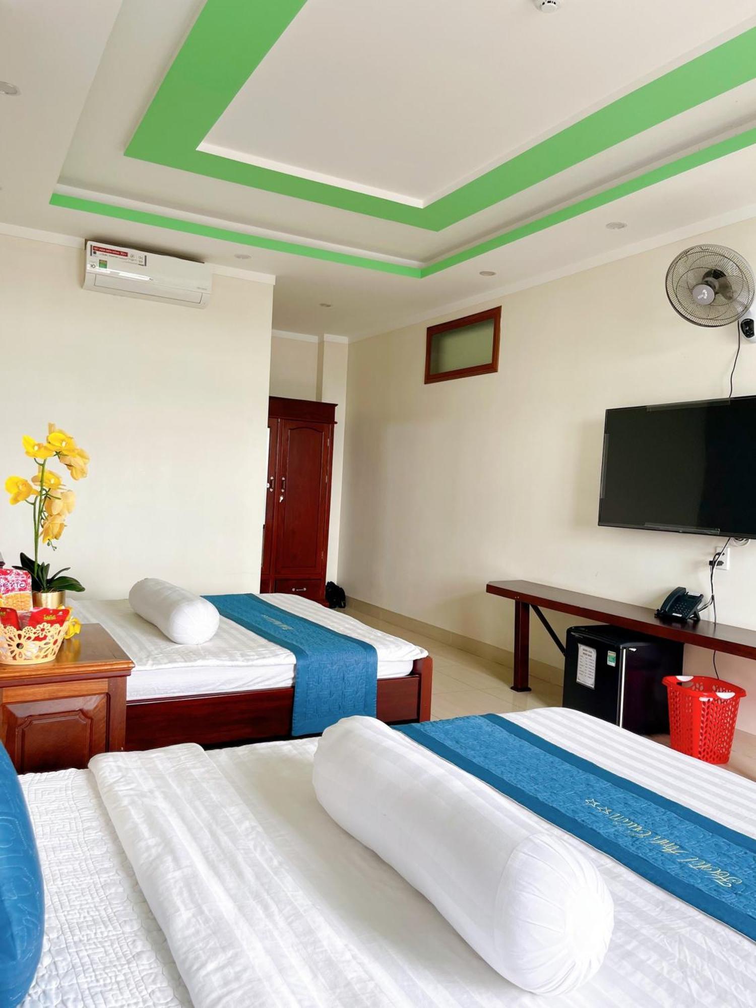 Anh Tuan Hotel & Coffee - Pleiku, Gia Lai Εξωτερικό φωτογραφία